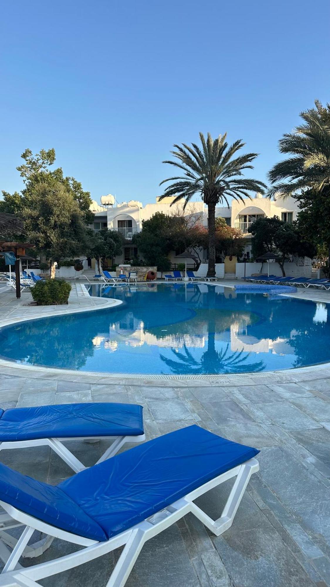 Paphos gardens studio suite Exterior foto