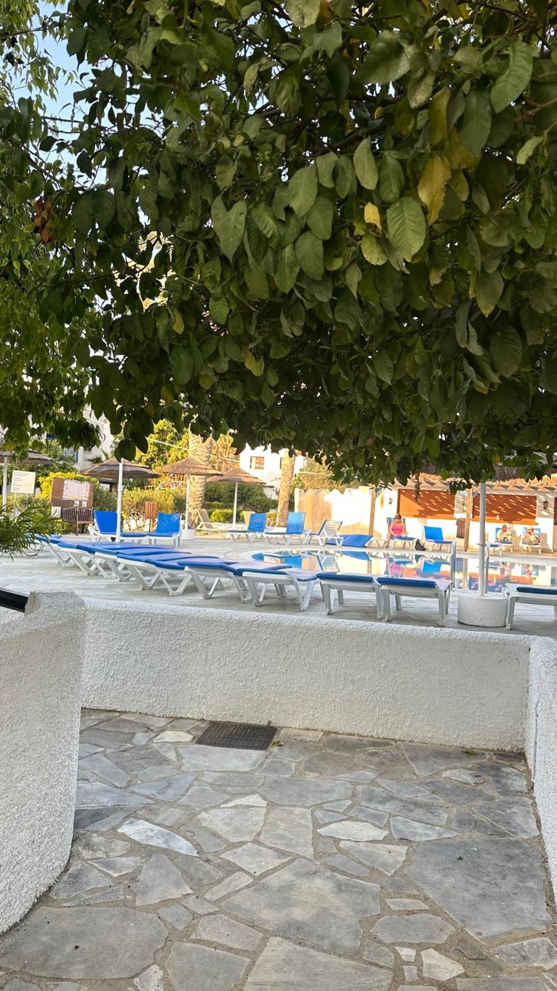 Paphos gardens studio suite Exterior foto